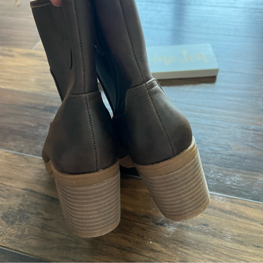 Dr Scholls Pearl Lug Sole Boots NWOT - Picture 4 of 9